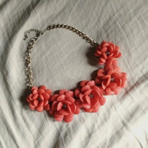 Floral statement Necklace ** FREE with purchase of another item** - Picture 1 of 2